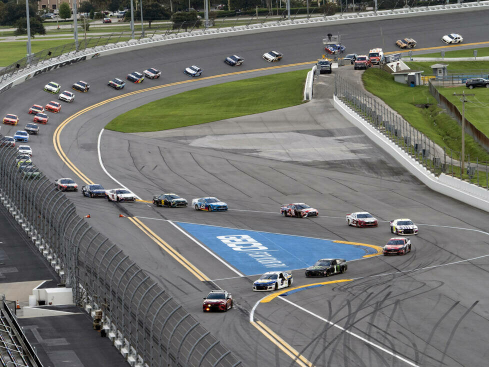 Pace-Car-Phase auf dem Daytona-Rundkurs