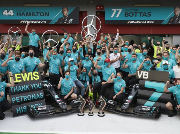 Lewis Hamilton, Valtteri Bottas, Toto Wolff Lewis Hamilton, Valtteri Bottas, Toto Wolff