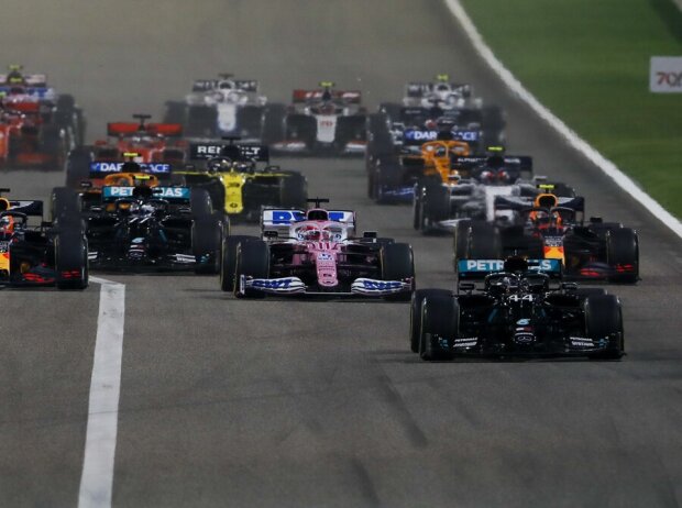 Titel-Bild zur News: Lewis Hamilton, Alexander Albon, Sergio Perez, Max Verstappen, Valtteri Bottas
