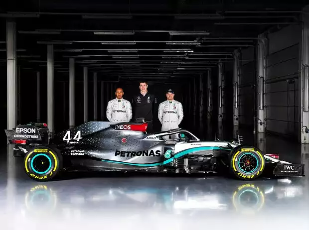 Titel-Bild zur News: Lewis Hamilton, Toto Wolff, Valtteri Bottas