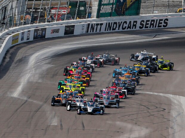 Titel-Bild zur News: Start zu Rennen 2 beim IndyCar-Doppel in St. Louis 2020