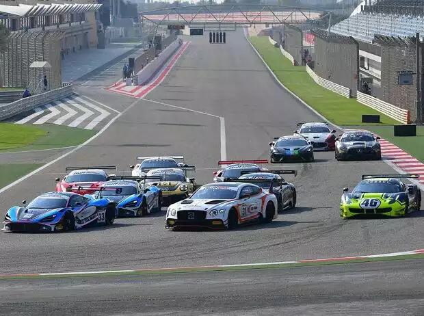 Start zu den 12h Bahrain 2021 Titel-Bild zur News: Start zu den 12h Bahrain 2021