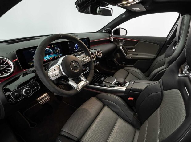 Brabus B45 auf Basis des Mercedes-AMG A 45 S Brabus B45 auf Basis des Mercedes-AMG A 45 S