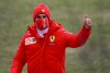 Bild zum Inhalt: Carlos Sainz: Rührendes Fantreffen am Rande des Ferrari-Tests in Fiorano
