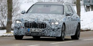 Mercedes-AMG C 43 T-Modell (2021) mit Panamericana-Grill erwischt