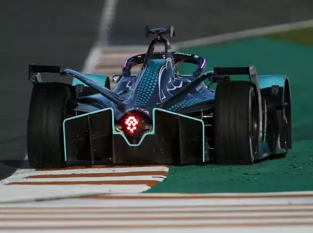 Titel-Bild zur News: Sam Bird, Track Limits