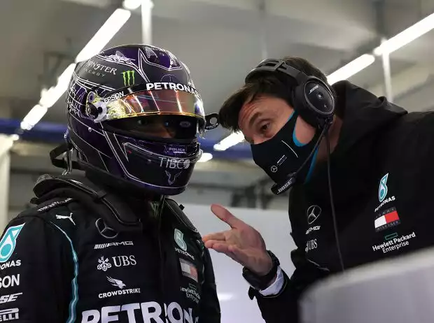 Lewis Hamilton, Toto Wolff Titel-Bild zur News: Lewis Hamilton, Toto Wolff
