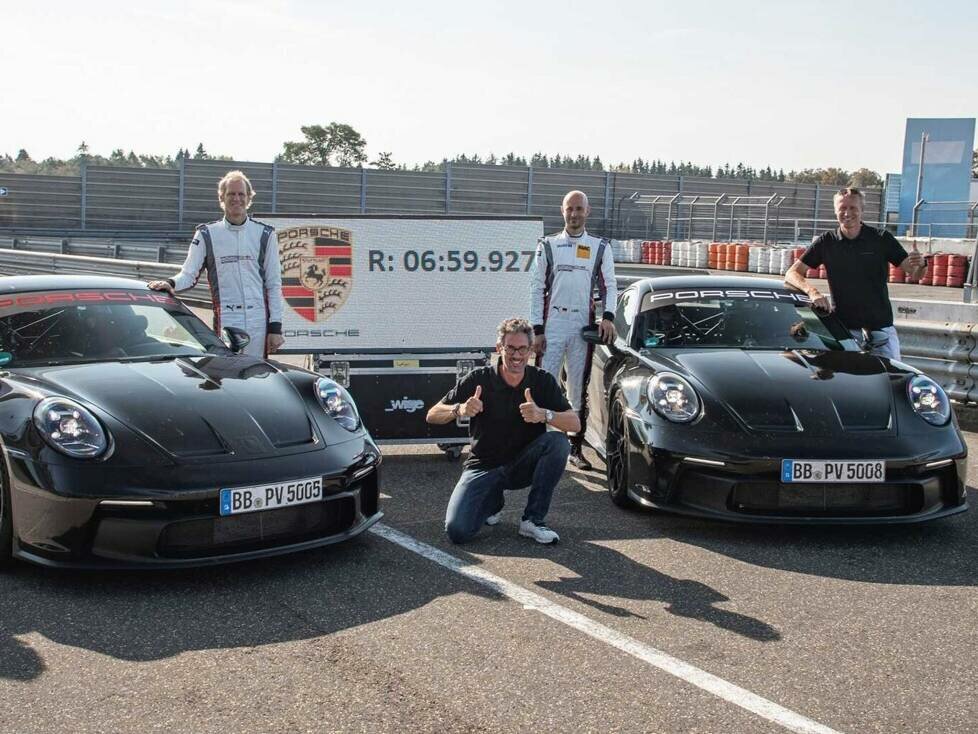 Jörg Bergmeister, Lars Kern, Porsche 911 GT3 Nürburgring-Runde