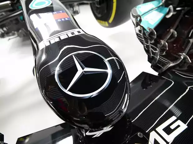 Mercedes-Stern am F1 W12 Titel-Bild zur News: Mercedes-Stern am F1 W12