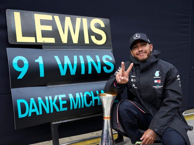Titel-Bild zur News: Rekord: Lewis Hamilton stellt Michael Schumachers 91 Siege ein