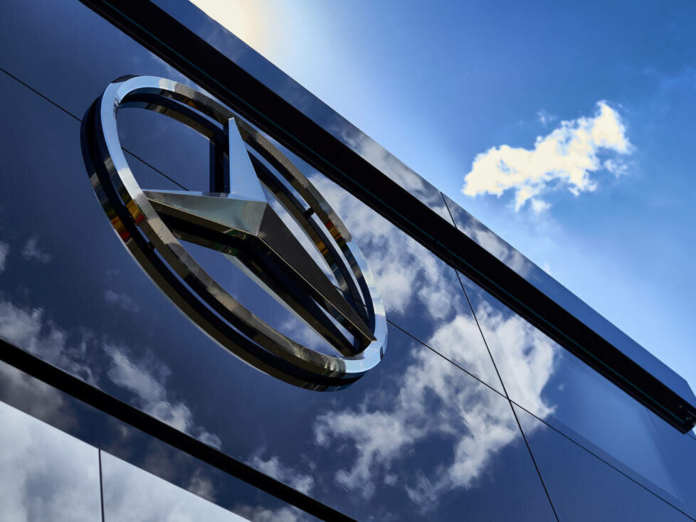 Mercedes Logo