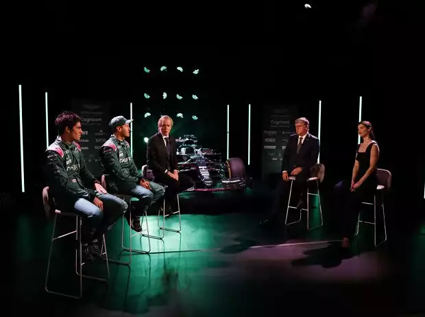 Lance Stroll, Sebastian Vettel, Andrew Green, Otmar Szafnauer und Gemma Arterton beim Launch des Aston Martin AMR21 Titel-Bild zur News: Lance Stroll, Sebastian Vettel, Andrew Green, Otmar Szafnauer und Gemma Arterton beim Launch des Aston Martin AMR21