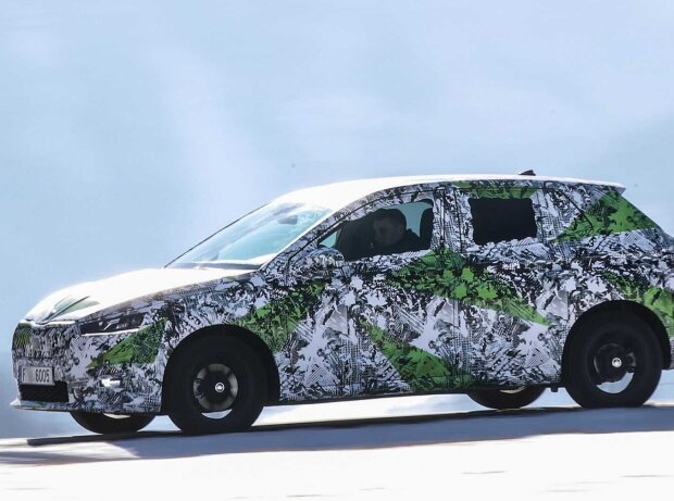 Skoda Fabia (2021) Covered Drive