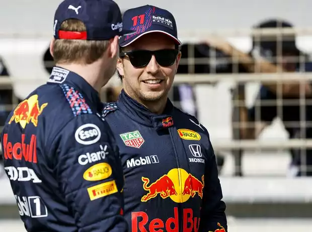 Sergio Perez, Max Verstappen Titel-Bild zur News: Sergio Perez, Max Verstappen