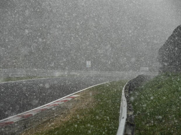 Titel-Bild zur News: Nürburgring-Nordschleife, Schnee