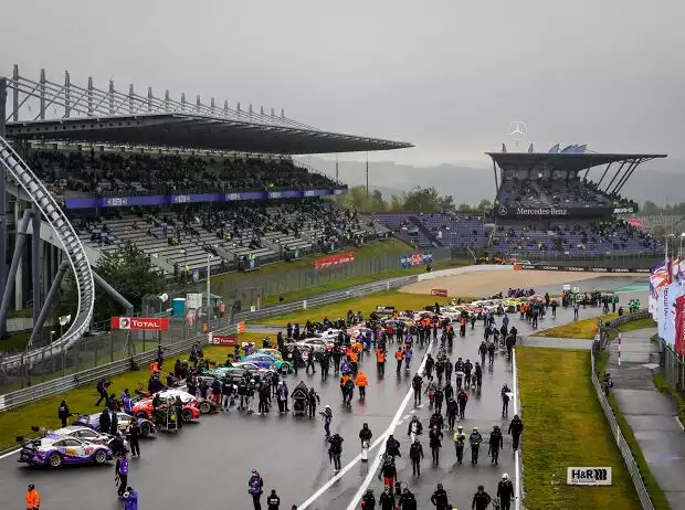 24h Nürburgring, Startaufstellung, Panorama Titel-Bild zur News: 24h Nürburgring, Startaufstellung, Panorama
