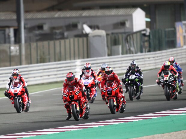 Start zum GP Katar 2021 in Losail: Francesco Bagnaia führt