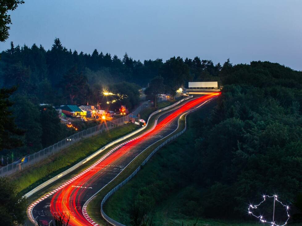 24h Nürburgring, Nordschleife, Atmosphäre Panorama, Karussell, Langzeitbelichtung, Fans, Zuschauer