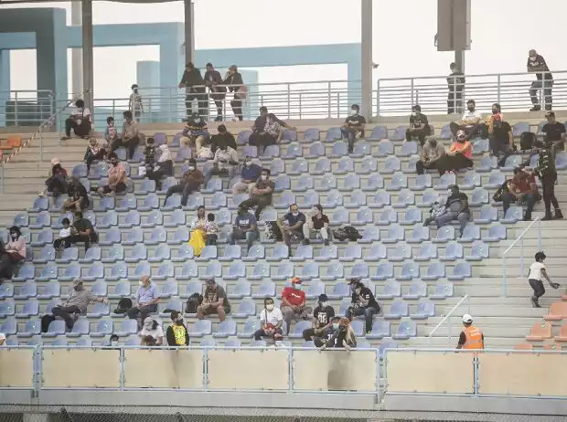 Titel-Bild zur News: MotoGP Katar Fans