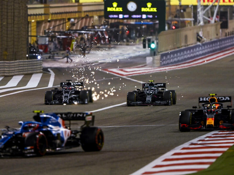 Esteban Ocon, Sergio Perez, Sebastian Vettel, Yuki Tsunoda