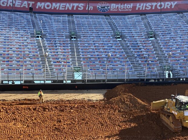 Bristol Motor Speedway als Dirt-Track Bristol Motor Speedway als Dirt-Track