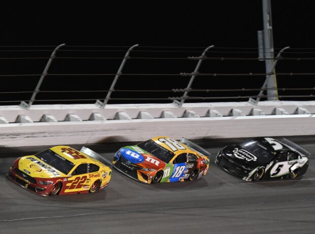 Joey Logano, Kyle Busch, Kyle Larson Joey Logano, Kyle Busch, Kyle Larson