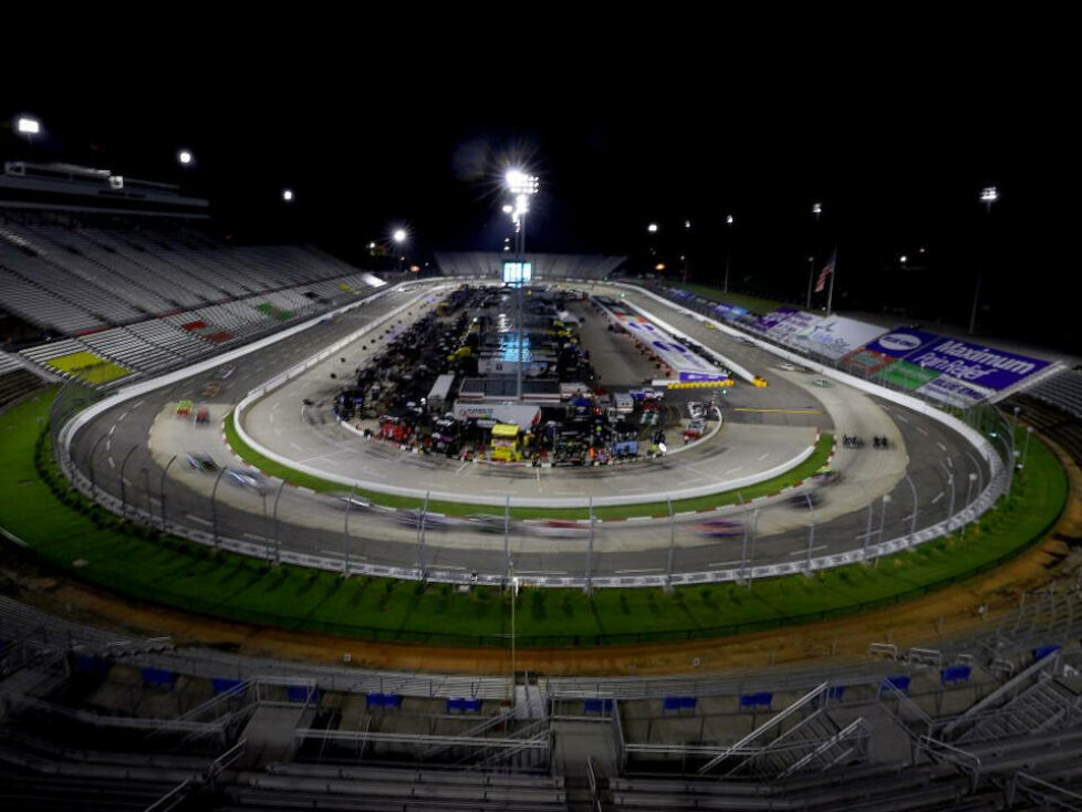 Regenreifen-Test in Martinsville