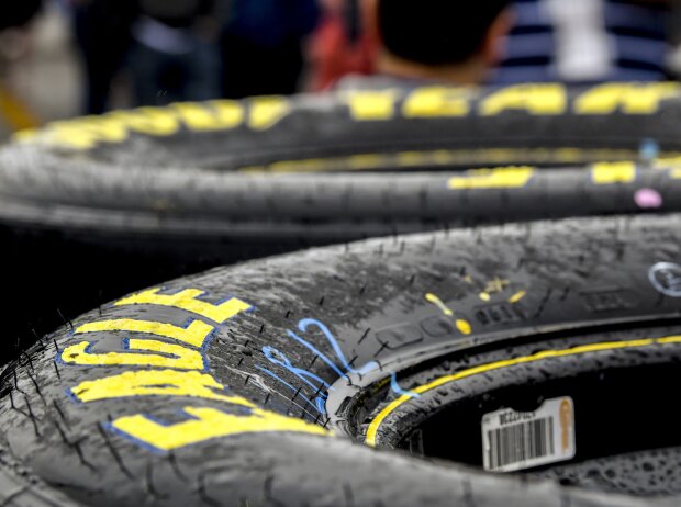 Goodyear-Reifen im Regen Goodyear-Reifen im Regen