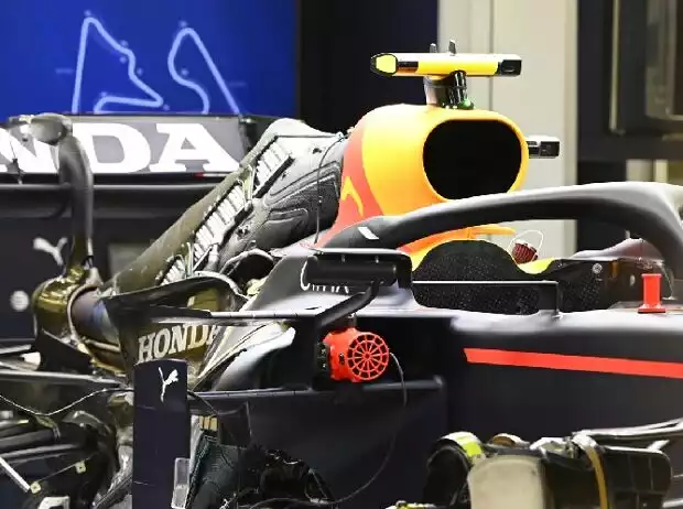 Red Bull RB16B, Motorinstallation Titel-Bild zur News: Red Bull RB16B, Motorinstallation