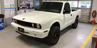 Toyota Tacoma (2001) mit Frontpartie eines BMW 325i von 1987