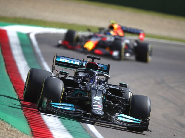 Lewis Hamilton, Sergio Perez Lewis Hamilton, Sergio Perez