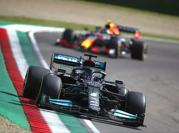 Lewis Hamilton, Sergio Perez Titel-Bild zur News: Lewis Hamilton, Sergio Perez