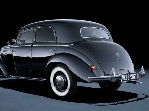 Mercedes-Benz 220 (1951-1955) Mercedes-Benz 220 (1951-1955)