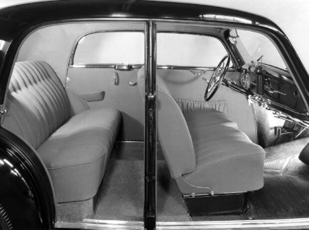 Mercedes-Benz 220 (1951-1955) Mercedes-Benz 220 (1951-1955)