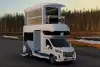 Bild zum Inhalt: Der Maxus Life Home V90 Villa Edition ist ein Doppelstock-Camper