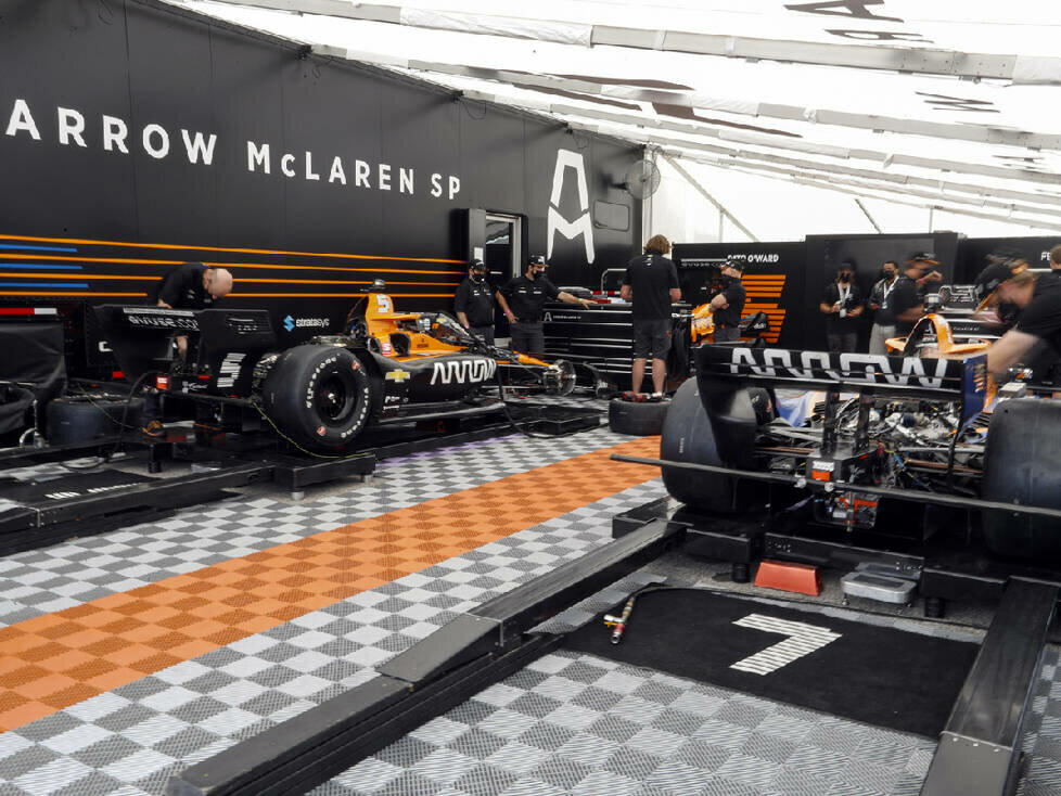 Box: Arrow McLaren SP