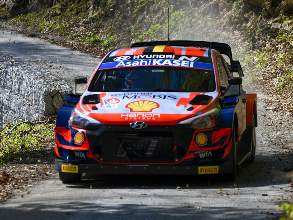 Maximilian Hackl, Thierry Neuville