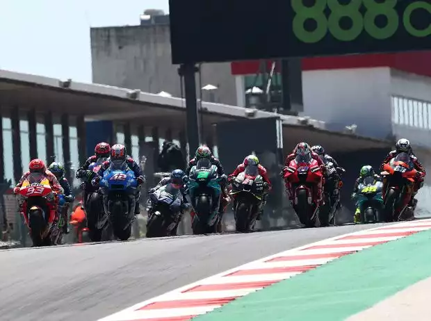 MotoGP Start in Portimao Titel-Bild zur News: MotoGP Start in Portimao