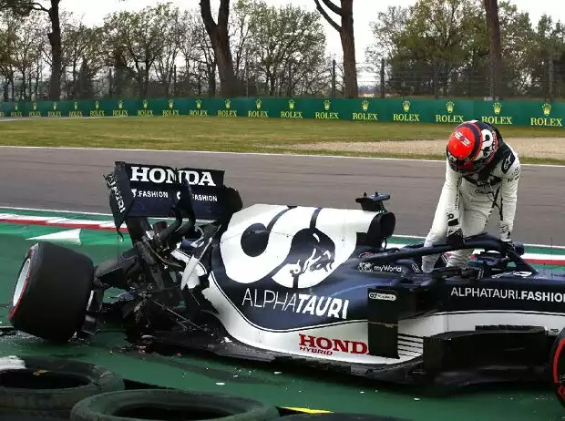 Yuki Tsunoda AlphaTauri Imola Unfall Titel-Bild zur News: Yuki Tsunoda AlphaTauri Imola Unfall