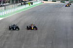 Lewis Hamilton (Mercedes) und Max Verstappen (Red Bull) 