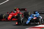 Fernando Alonso (Alpine) und Carlos Sainz (Ferrari) 