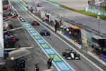 Nicholas Latifi (Williams), Esteban Ocon (Alpine) und Carlos Sainz (Ferrari) 