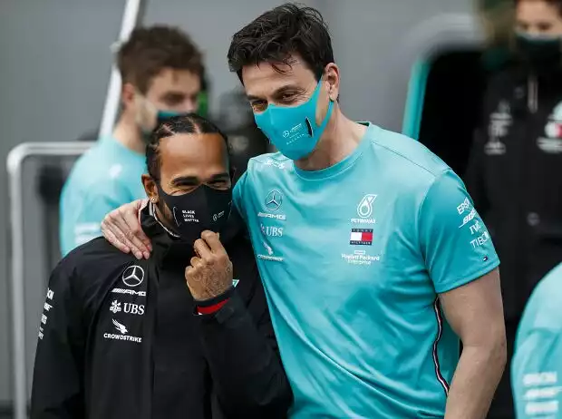 Titel-Bild zur News: Lewis Hamilton, Toto Wolff