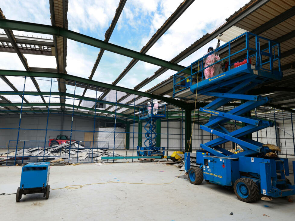 Umbauarbeiten am neuen Red-Bull-Powertrains-Campus in Milton Keynes, Großbritannien