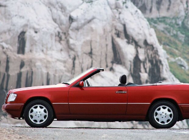 Mercedes-Benz Cabriolets der Baureihe 124 haben 1991 Premiere