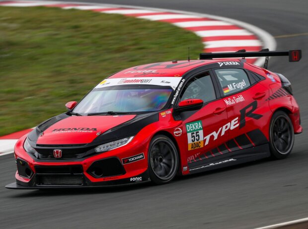 Marcel Fugel im Honda Civic TCR Marcel Fugel im Honda Civic TCR