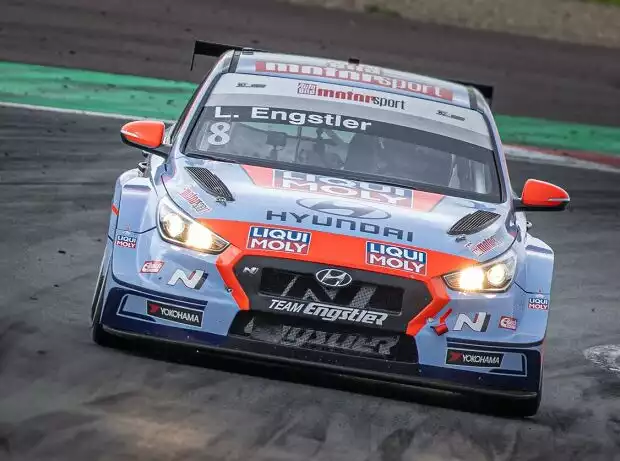 Luca Engstler beim Rennen der TCR Germany 2021 in Oschersleben Titel-Bild zur News: Luca Engstler beim Rennen der TCR Germany 2021 in Oschersleben