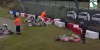 Massenabflug im Regen beim Rennen der Kart-EM 2021 in Genk