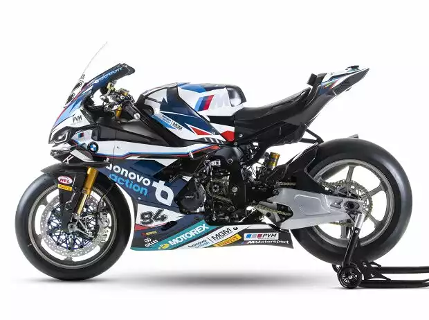 BMW M1000RR Titel-Bild zur News: BMW M1000RR