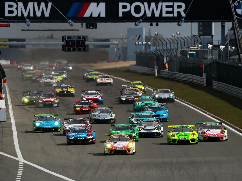 Start eines NLS-Rennens auf dem Nürburgring